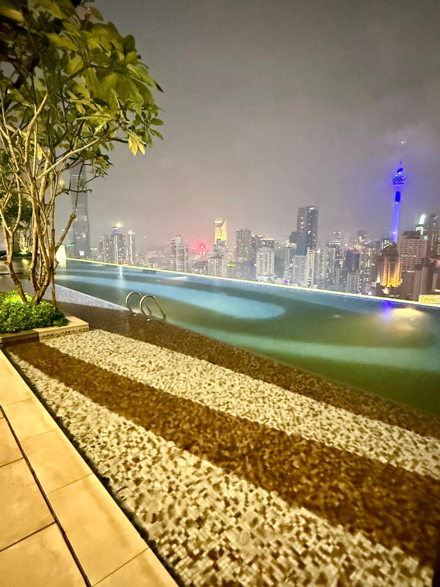 Appartamento Maxx Royal Axon Bukit Bintang Kuala Lumpur Esterno foto